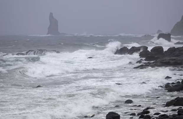 Japan issues emergency warning as powerful Typhoon Shanshan nears